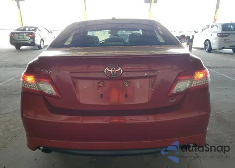 2011 Toyota Camry Base z USA, uszkodzony, nr VIN 4T1BF3EKXBU754906